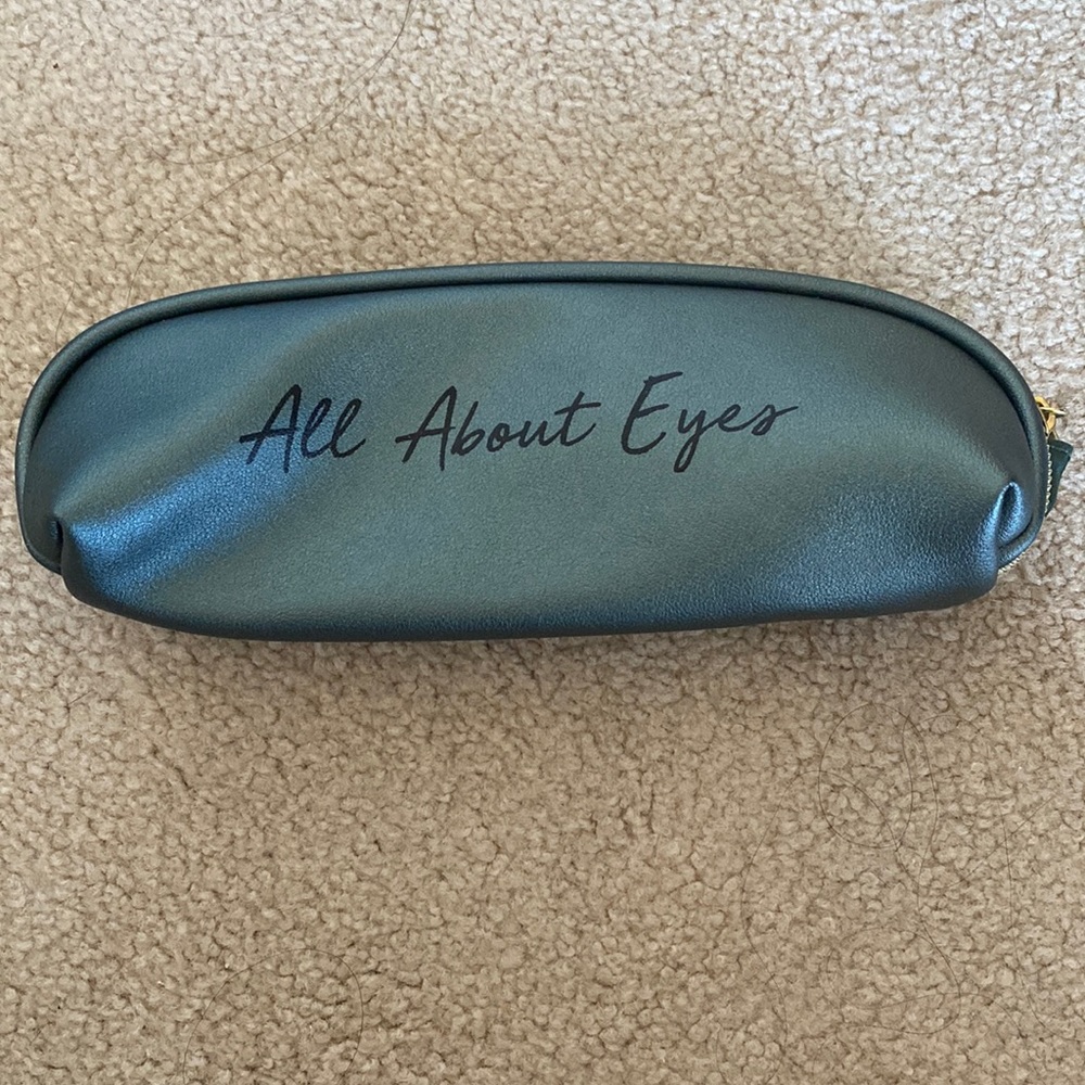 All About Eyes 👀 Make Up Bag!
